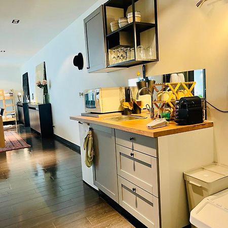 Down Town Spacious Loft Retreat With Private Parking Брюссель Екстер'єр фото