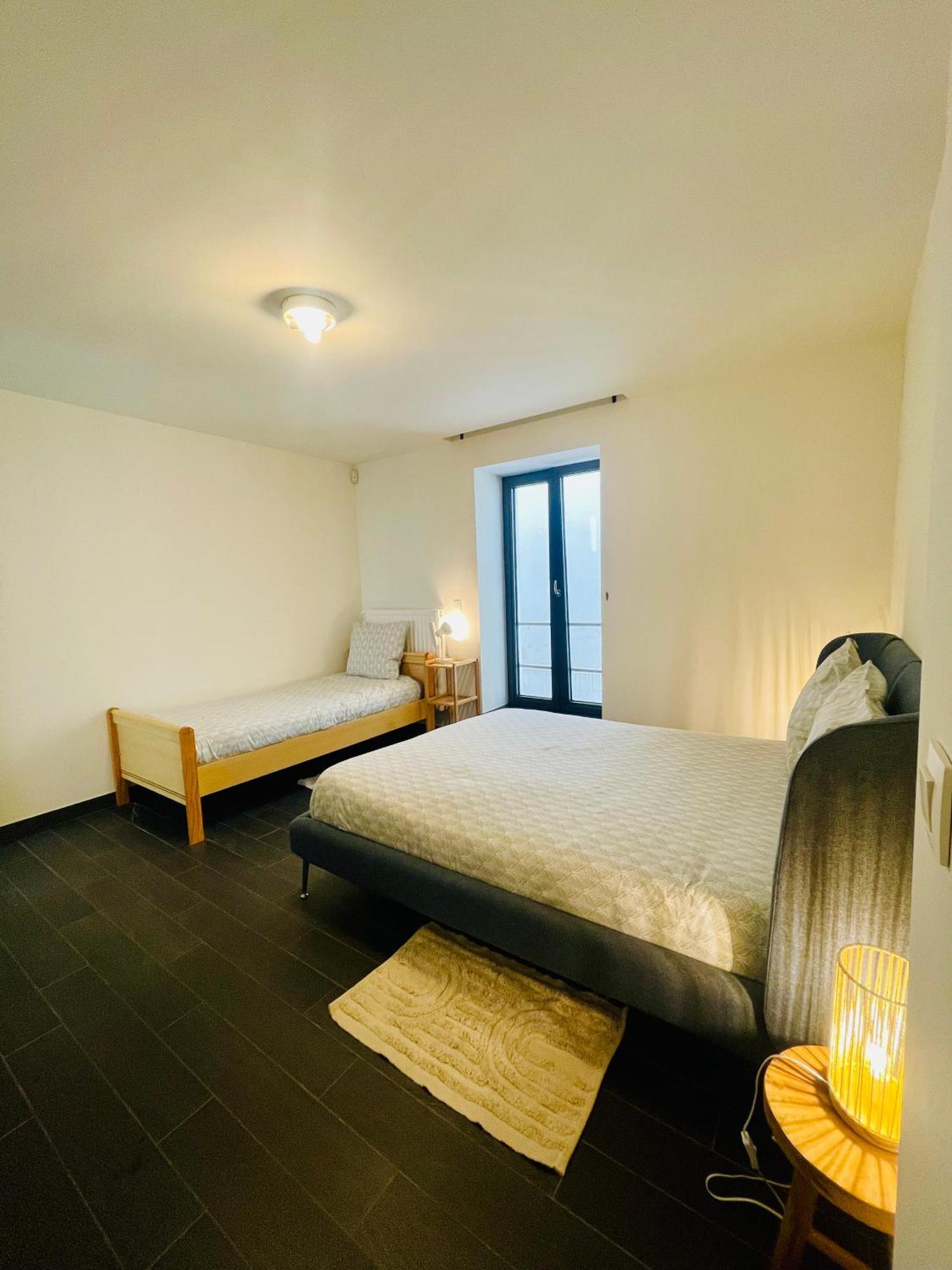 Down Town Spacious Loft Retreat With Private Parking Брюссель Екстер'єр фото